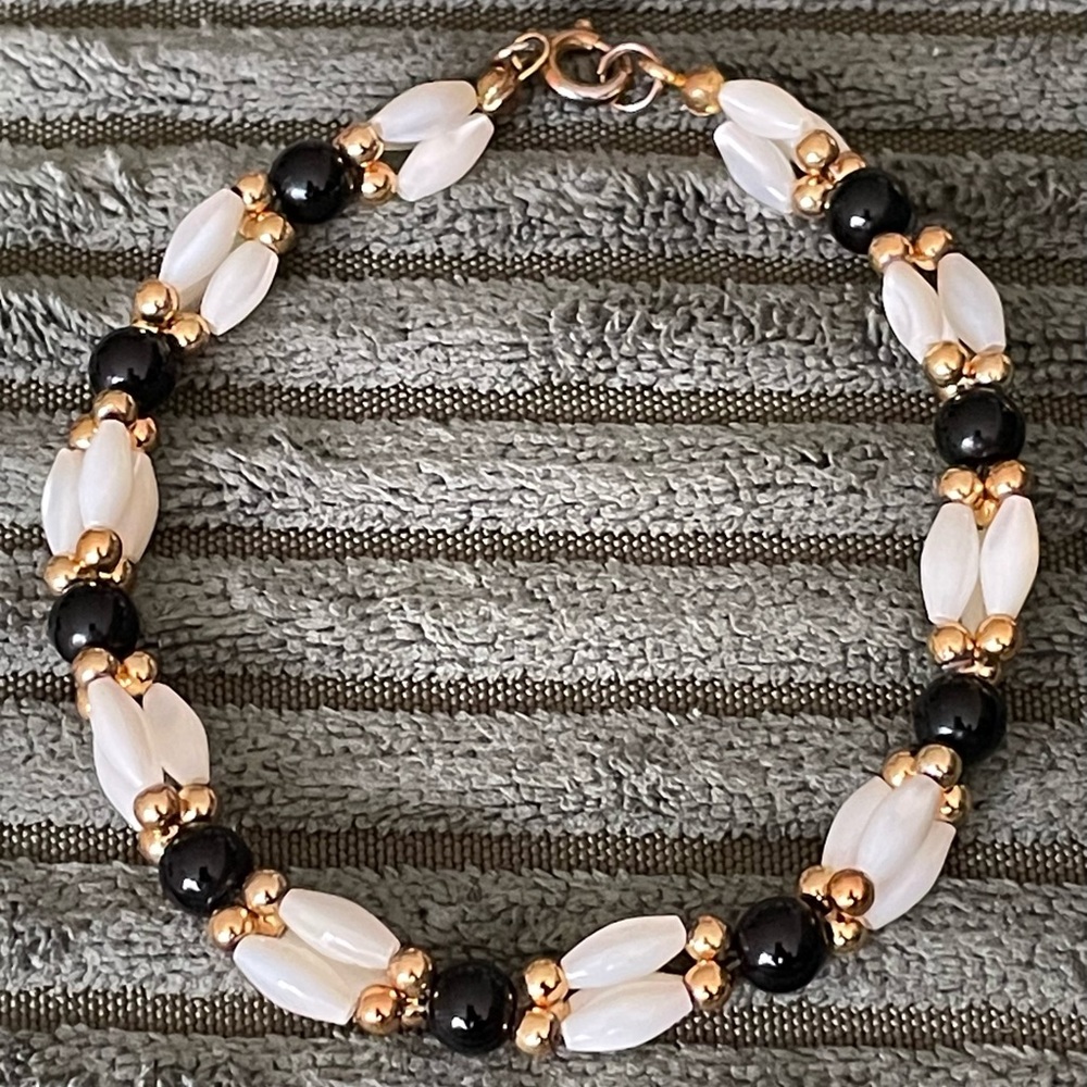 OFFERS WELCOMED Elegant Black, White and Gold MOP or Abalone Beaded Bracelet